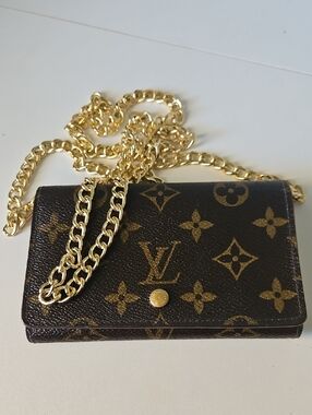 SPECIAL *** Louis Vuitton Monogram Canvas Wallet with COA